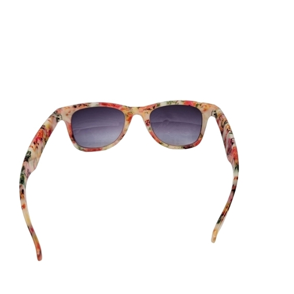 Women's Translucent Floral Print Plastic Frame Horn Rimmed Sunglasses - Picture 5 of 7